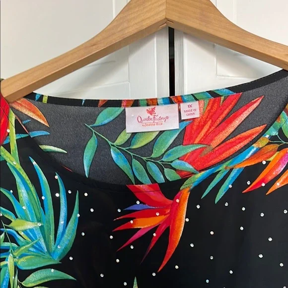 Quacker Factory Black Top with Vibrant Floral Design - Picture 1 of 4